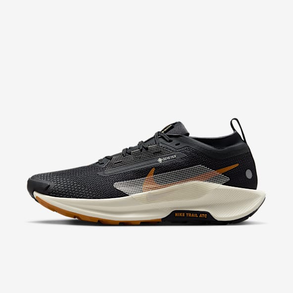 Waterproof Trainers Shoes. Nike LU